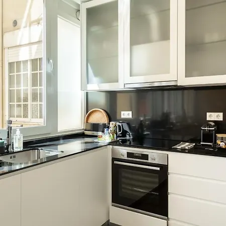 Lisbeyond - Estrela Gem - Walk To Basilica & Parks Lägenhet