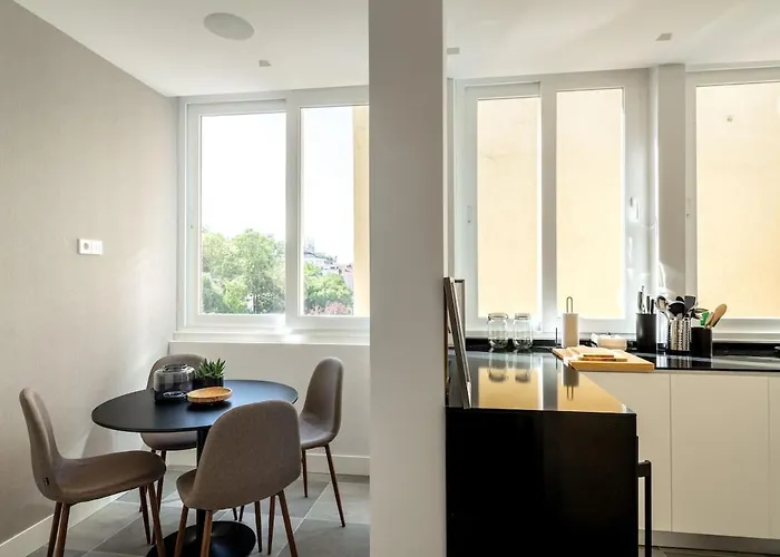 Appartement Lisbeyond - Estrela Gem - Walk To Basilica & Parks